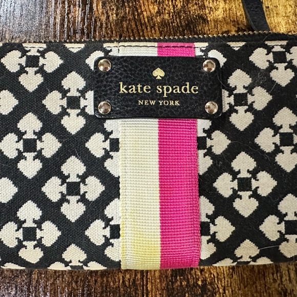Kate Spade wallet - Picture 1 of 4